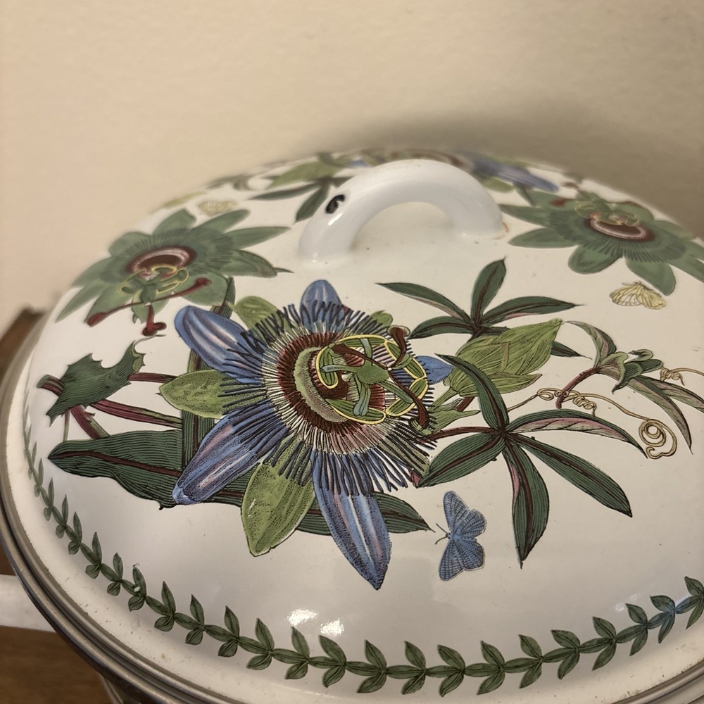Portmeirion Botanic Garden Enameled Dutch Oven Blue Passion Flower Design Large - Picture 5 of 9